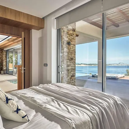 Willa Alkyonides Wing *